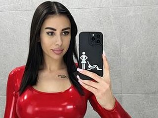 Screen Shot of UrStrictMistress