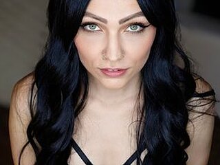 Screen Shot of Emy Moon