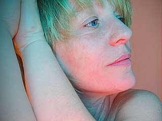 Screen Shot of BlueEye_Girl
