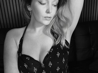 Screen Shot of DeepThroatDarling