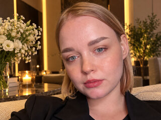 Screen Shot of MilenaAmson