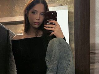 Screen Shot of LouveniaWitzke